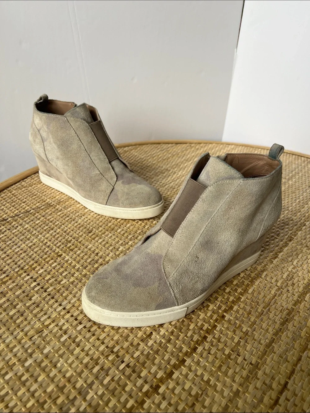 Linea Paolo Felicia Wedge Sneaker Bootie taupe-gray suede camo street neutral 7M